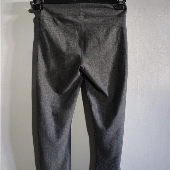 Under Armour Pants - UnderArmour Gray Leggings Under Armour Pants - UnderArmour Gray Leggings